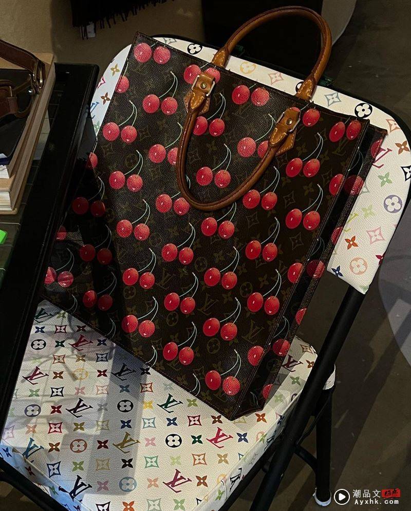欧阳娜娜在纽约血拼并秀出LV樱桃包与昂贵折叠椅。（翻摄自nanaouyang IG）